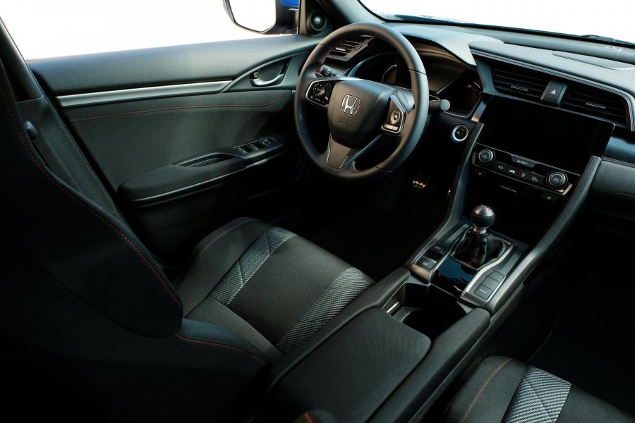 Интерьер Honda Civic Si Sedan 2017 года  (NA) (фото 45 из 48)